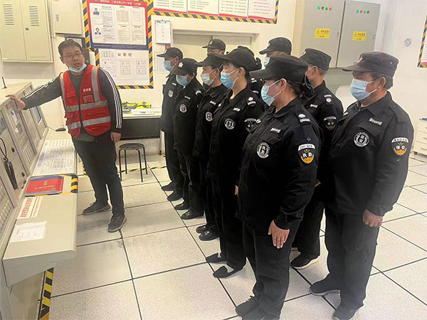 技術(shù)員為企業(yè)員工培訓(xùn)消防工程案例